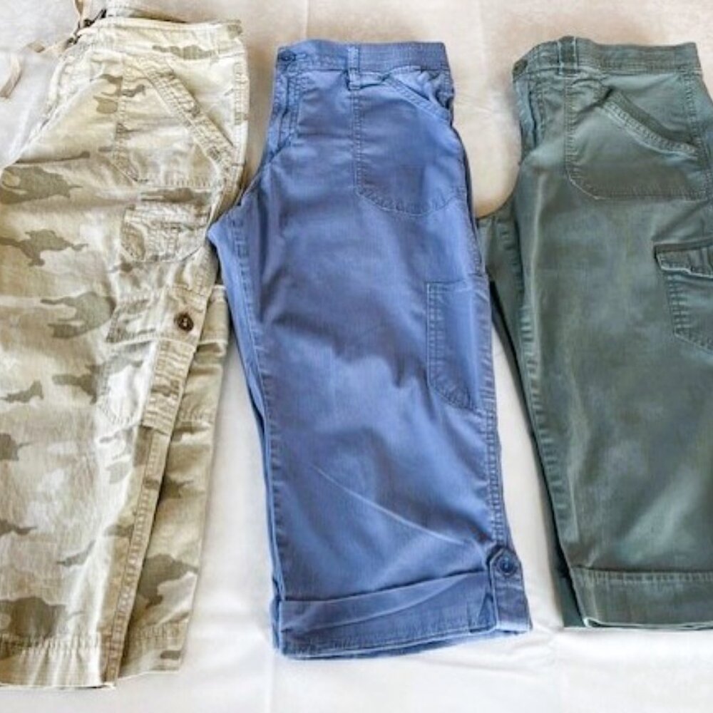 3 Pair Women's 10 P Mid-rise Cargo Capris in Gently-Used Condition